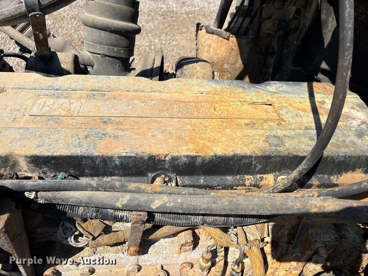 image for item ER3112 2005 Peterbilt dump truck