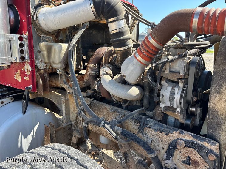 image for item ER3112 2005 Peterbilt dump truck