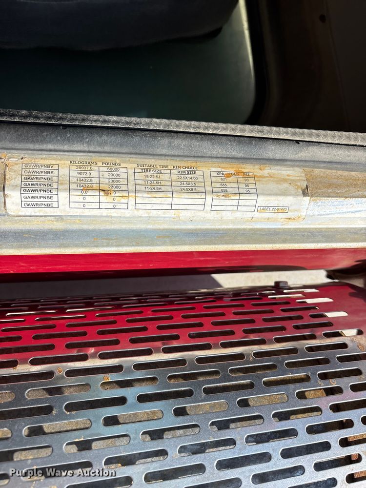 image for item ER3112 2005 Peterbilt dump truck