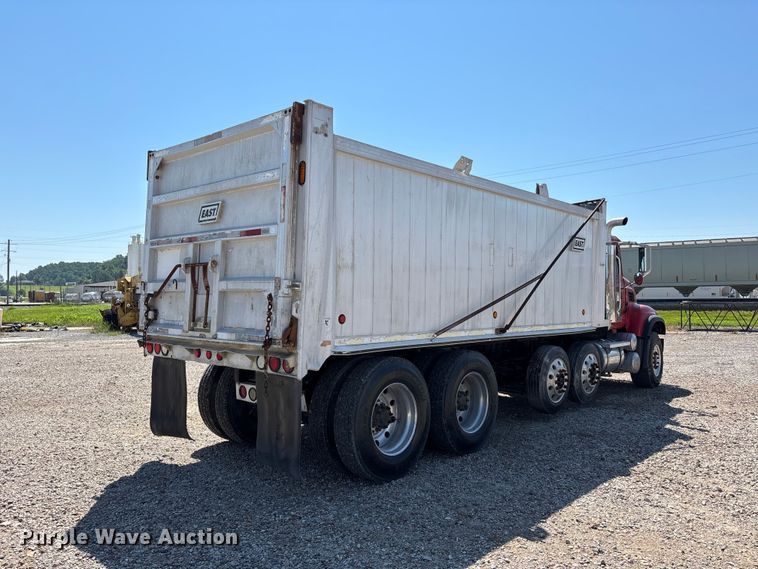 image for item ER3113 2004 Mack CV dump truck