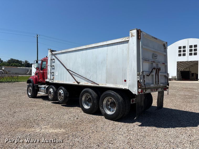 image for item ER3113 2004 Mack CV dump truck