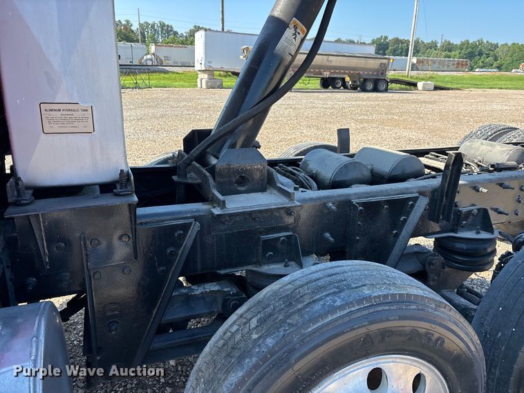 image for item ER3113 2004 Mack CV dump truck