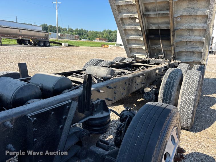 image for item ER3113 2004 Mack CV dump truck