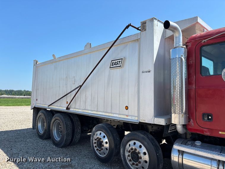 image for item ER3113 2004 Mack CV dump truck