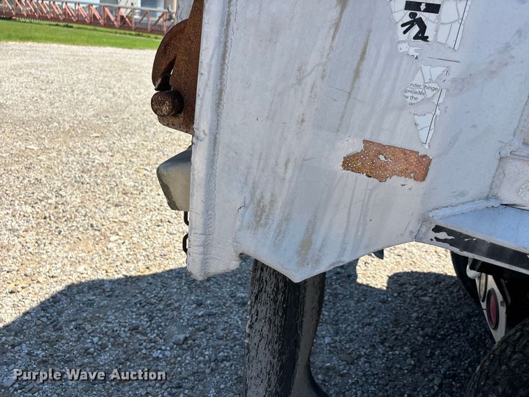image for item ER3113 2004 Mack CV dump truck