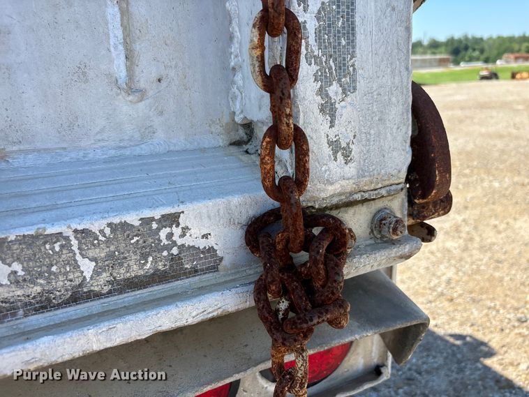 image for item ER3113 2004 Mack CV dump truck