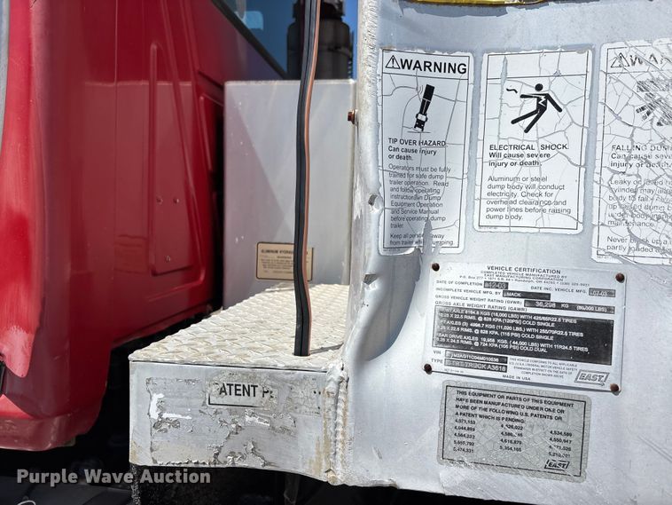 image for item ER3113 2004 Mack CV dump truck
