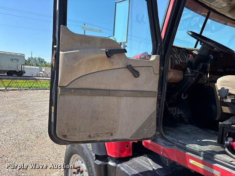 image for item ER3113 2004 Mack CV dump truck
