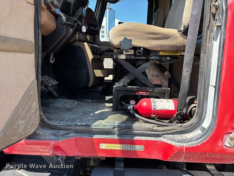 image for item ER3113 2004 Mack CV dump truck