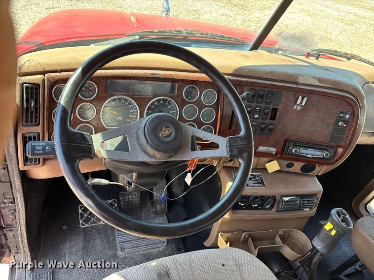 image for item ER3113 2004 Mack CV dump truck