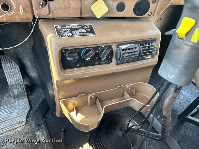 image for item ER3113 2004 Mack CV dump truck