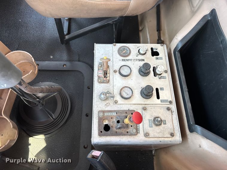 image for item ER3113 2004 Mack CV dump truck