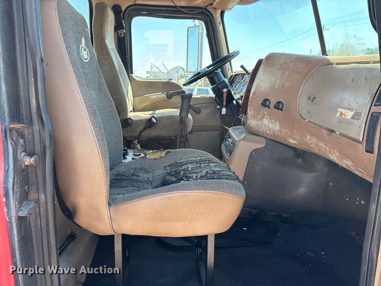 image for item ER3113 2004 Mack CV dump truck