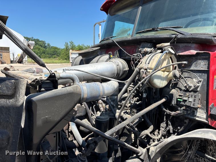 image for item ER3113 2004 Mack CV dump truck