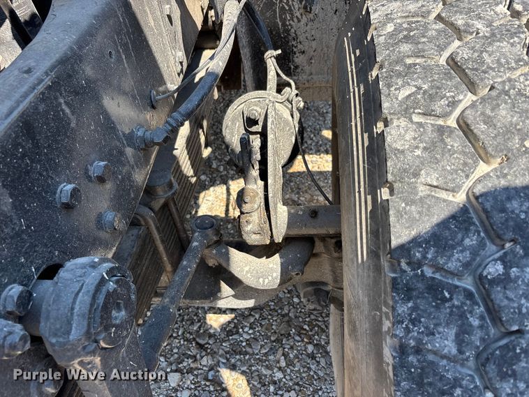 image for item ER3113 2004 Mack CV dump truck