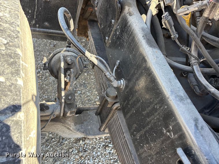 image for item ER3113 2004 Mack CV dump truck