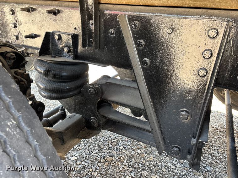 image for item ER3113 2004 Mack CV dump truck