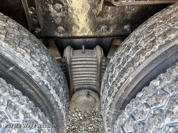 image for item ER3113 2004 Mack CV dump truck