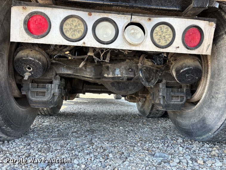 image for item ER3113 2004 Mack CV dump truck