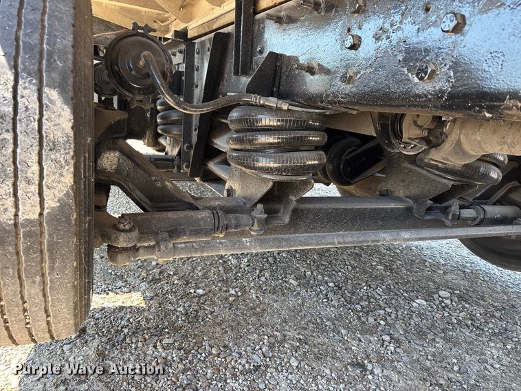 image for item ER3113 2004 Mack CV dump truck