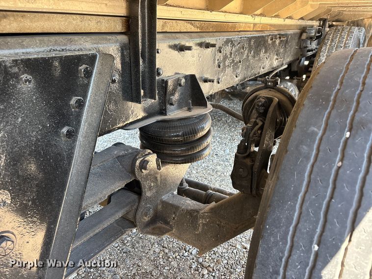 image for item ER3113 2004 Mack CV dump truck