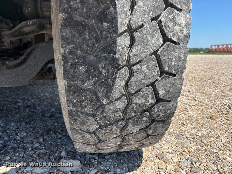 image for item ER3113 2004 Mack CV dump truck