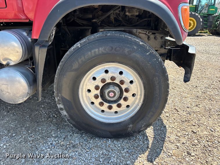 image for item ER3113 2004 Mack CV dump truck