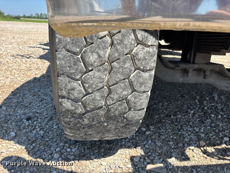 image for item ER3113 2004 Mack CV dump truck