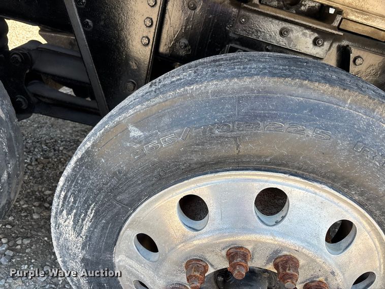 image for item ER3113 2004 Mack CV dump truck