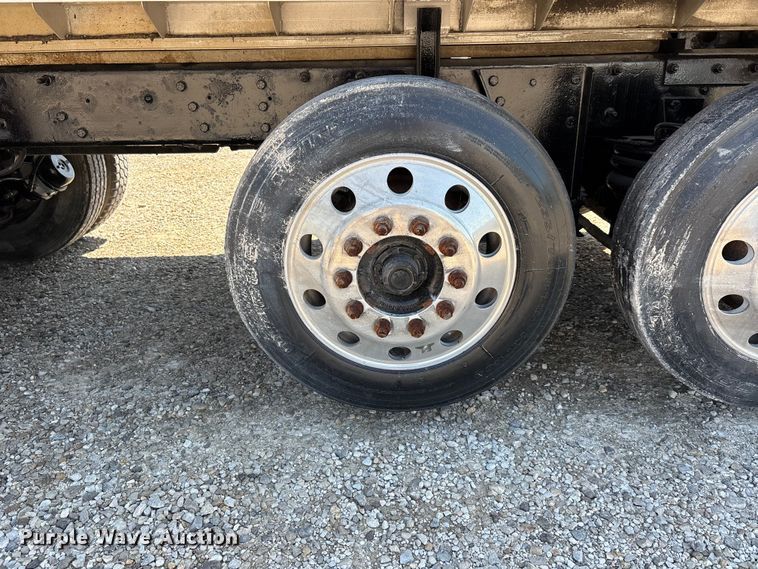 image for item ER3113 2004 Mack CV dump truck