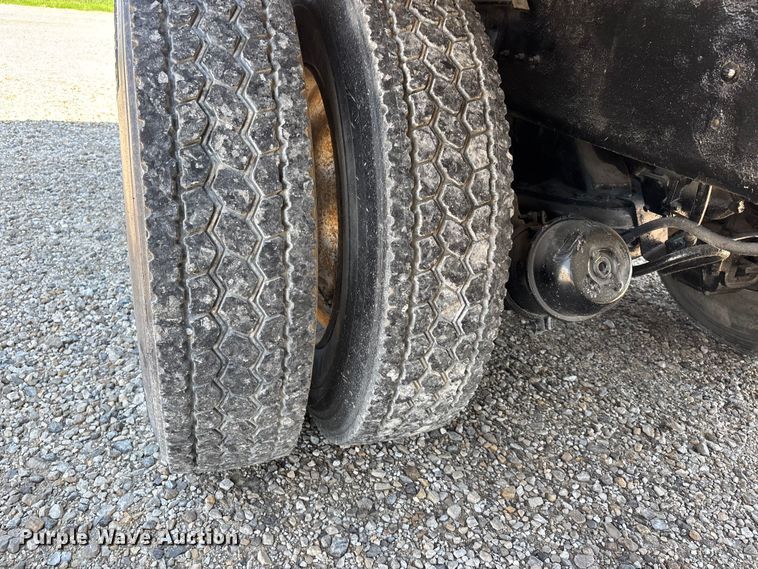 image for item ER3113 2004 Mack CV dump truck