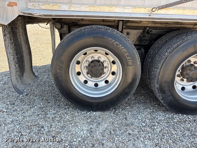 image for item ER3113 2004 Mack CV dump truck