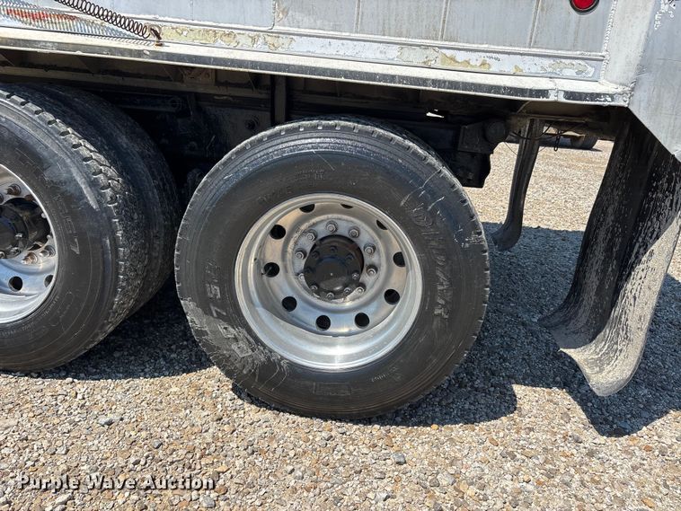 image for item ER3113 2004 Mack CV dump truck