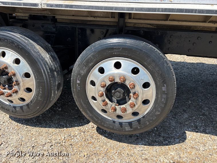 image for item ER3113 2004 Mack CV dump truck