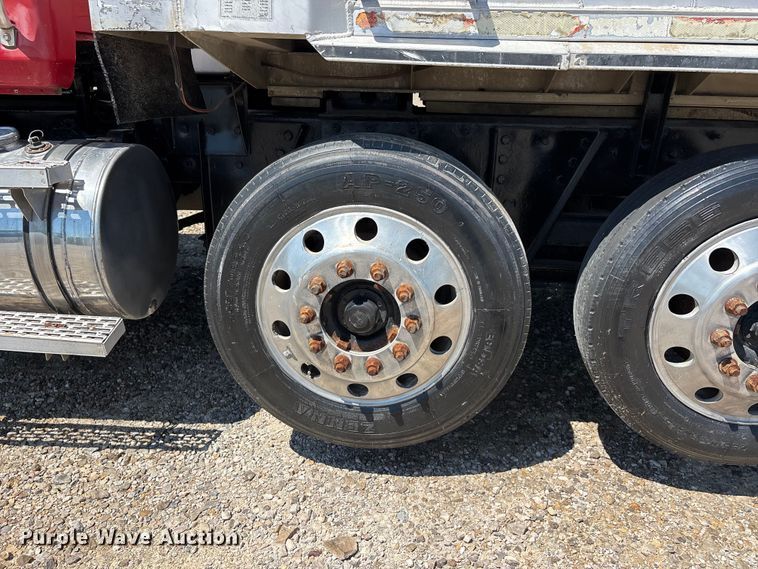 image for item ER3113 2004 Mack CV dump truck