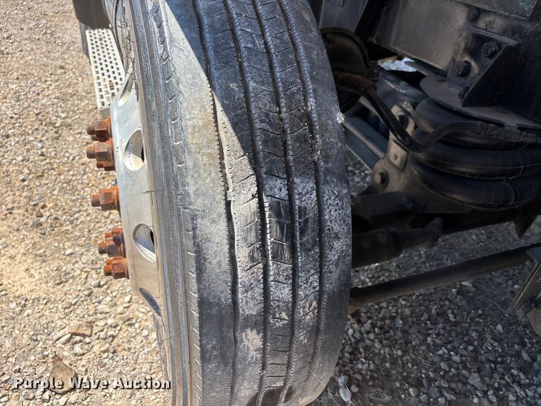 image for item ER3113 2004 Mack CV dump truck