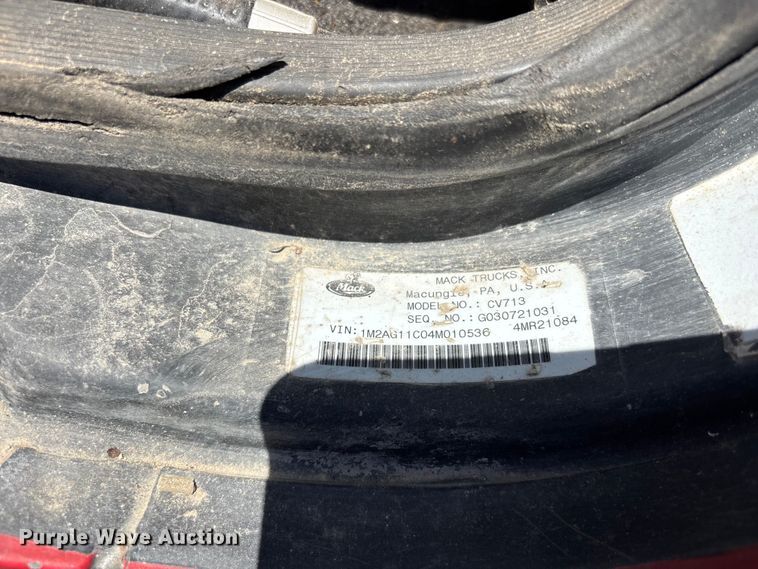 image for item ER3113 2004 Mack CV dump truck