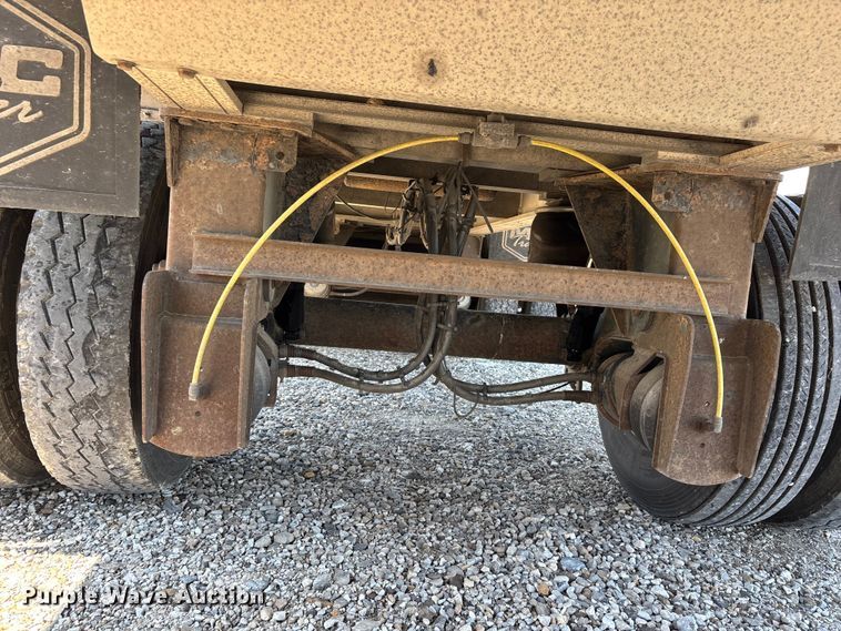 image for item ER3121 2014 MAC Trailer Manufacturing end dump trailer