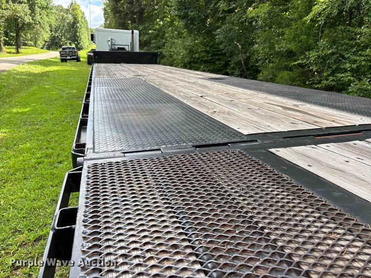 image for item ER3139 2001 Ledwell & Son's Enterprises 1L9 drop deck equipment trailer