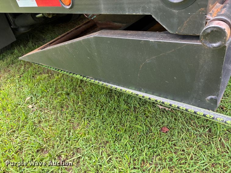 image for item ER3139 2001 Ledwell & Son's Enterprises 1L9 drop deck equipment trailer
