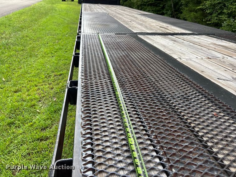 image for item ER3139 2001 Ledwell & Son's Enterprises 1L9 drop deck equipment trailer