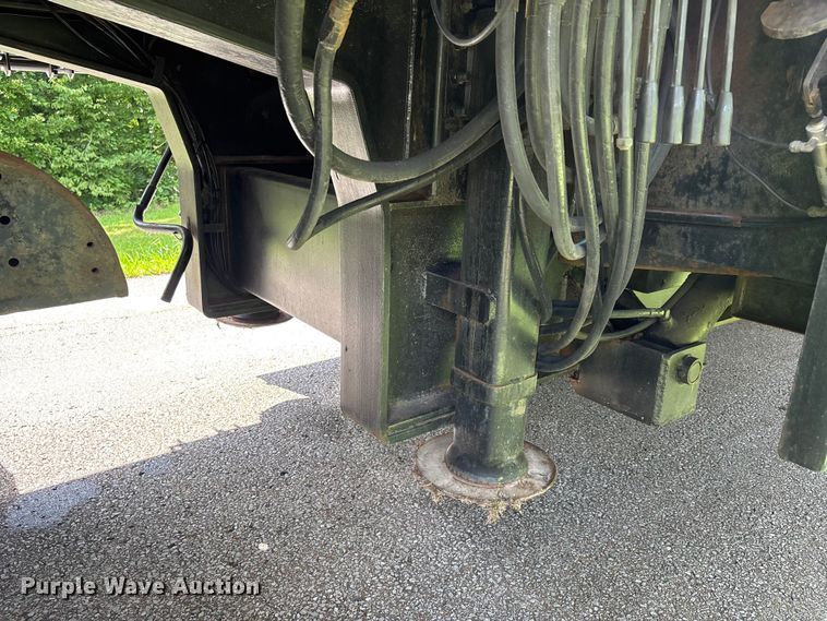 image for item ER3139 2001 Ledwell & Son's Enterprises 1L9 drop deck equipment trailer