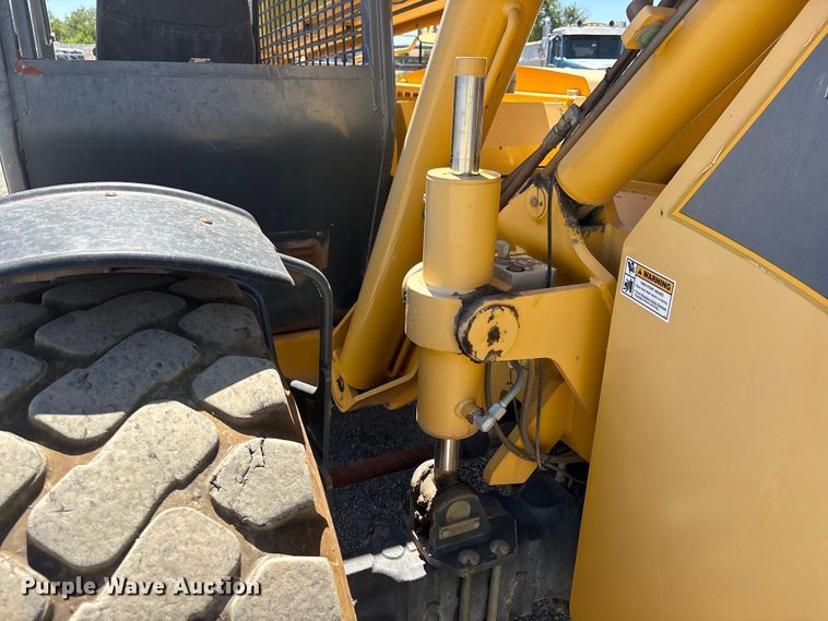 image for item ER7679 Gehl DL12-40 telehandler