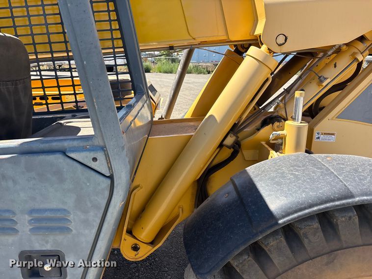 image for item ER7679 Gehl DL12-40 telehandler