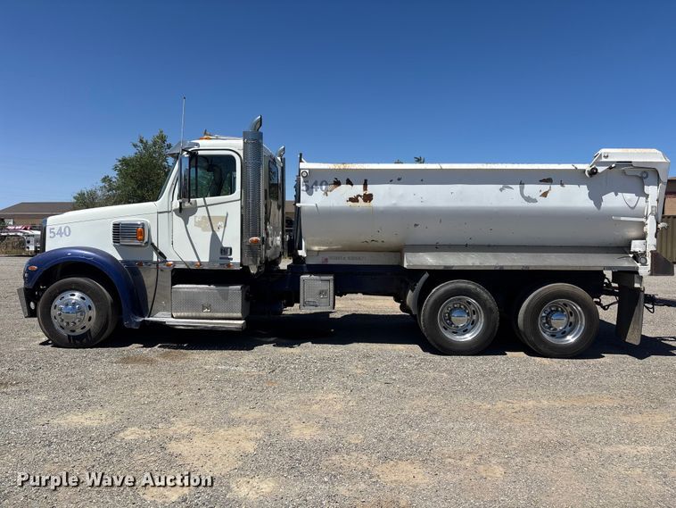 image for item ER7683 2006 Freightliner Coronado dump truck