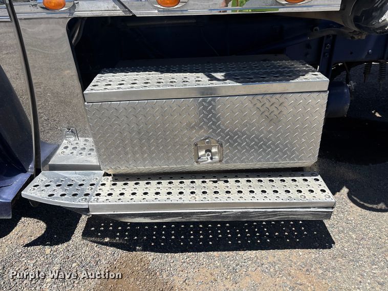 image for item ER7683 2006 Freightliner Coronado dump truck