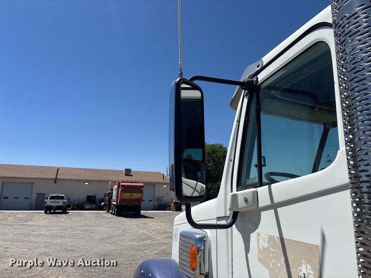 image for item ER7683 2006 Freightliner Coronado dump truck