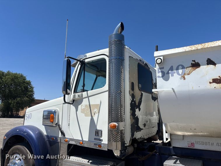 image for item ER7683 2006 Freightliner Coronado dump truck