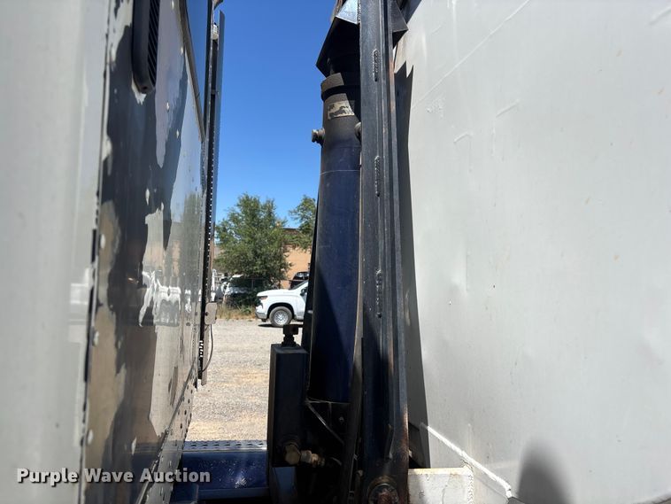 image for item ER7683 2006 Freightliner Coronado dump truck