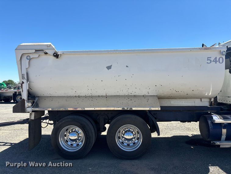 image for item ER7683 2006 Freightliner Coronado dump truck